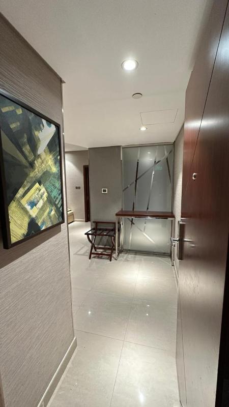 Deluxe Suite image 2