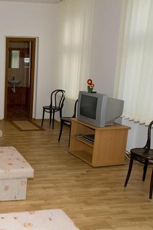 Hyde Park Hostel - image 12