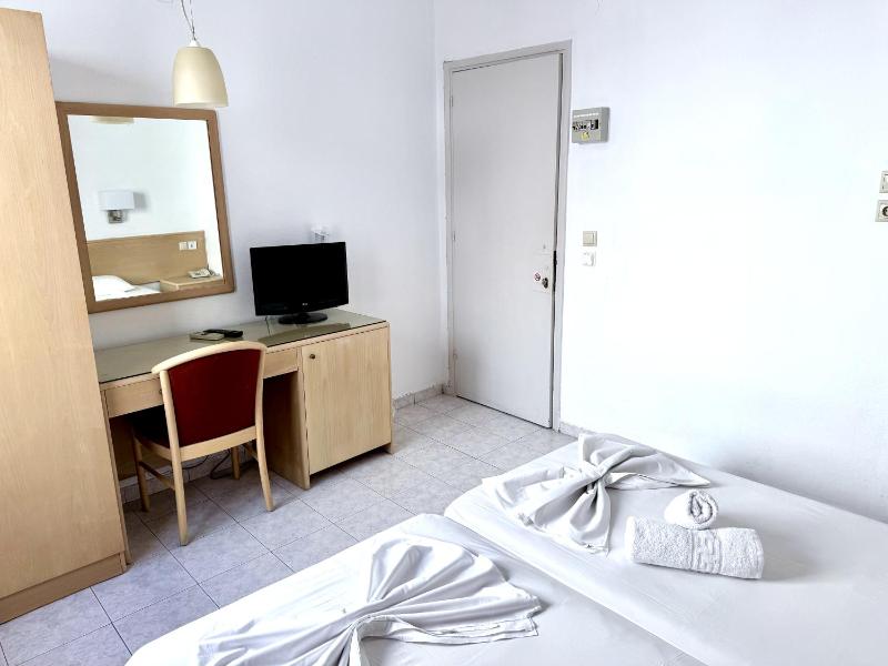 Internal Room with Window (no view) image 3