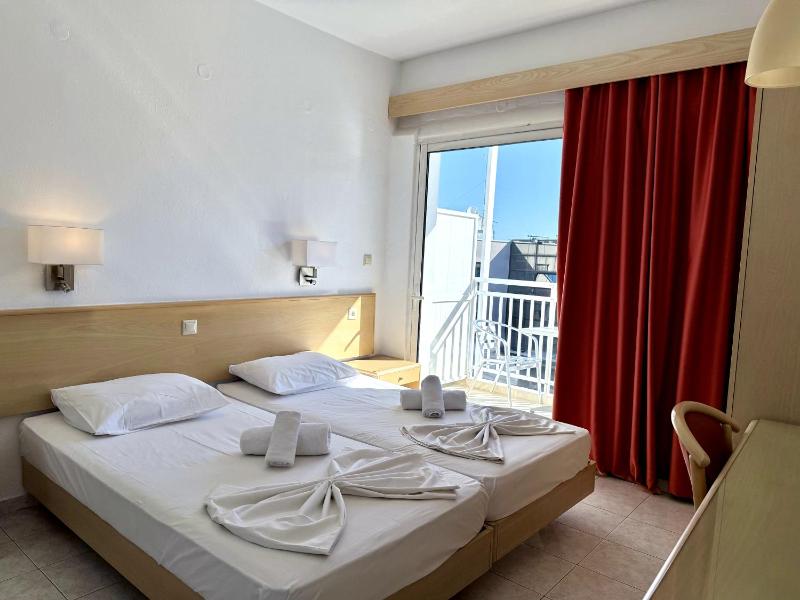 Standard Double or Twin Room with Balcony image 2