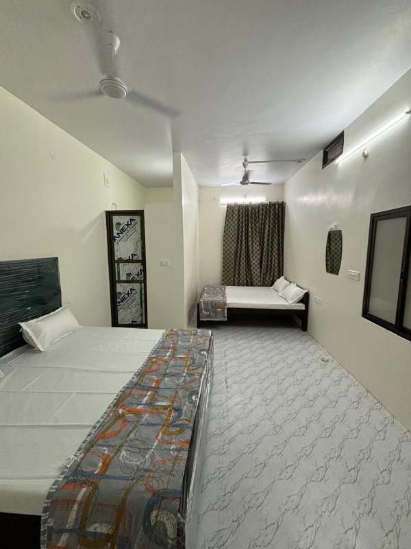 Pipewalas house I Near Kashi Vishwanath - image 8