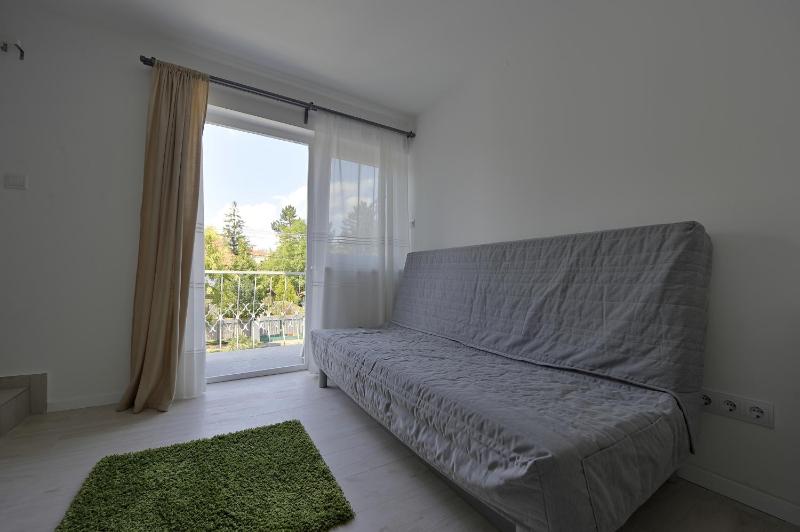 Apartment with Balcony - Split Level image 3