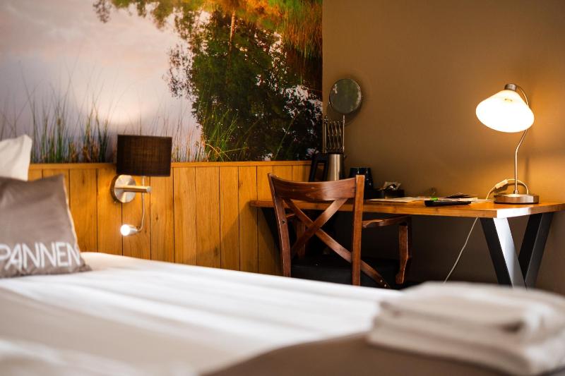 Double Room image 4