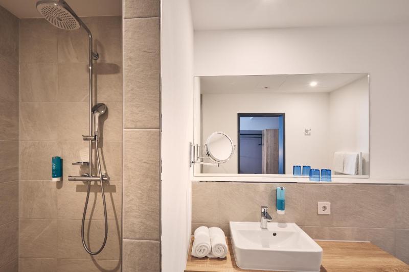 Junior Suite with Walk-In Shower and Sofa Bed  image 2