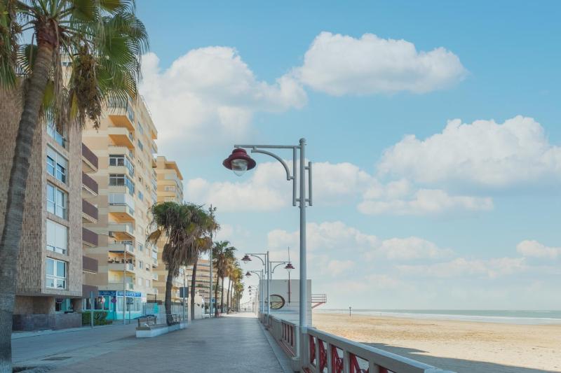 Disfruta Vacaciones Familiares Piso Frente al Mar - image 15