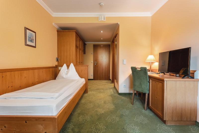 Single Room with Balcony image 3