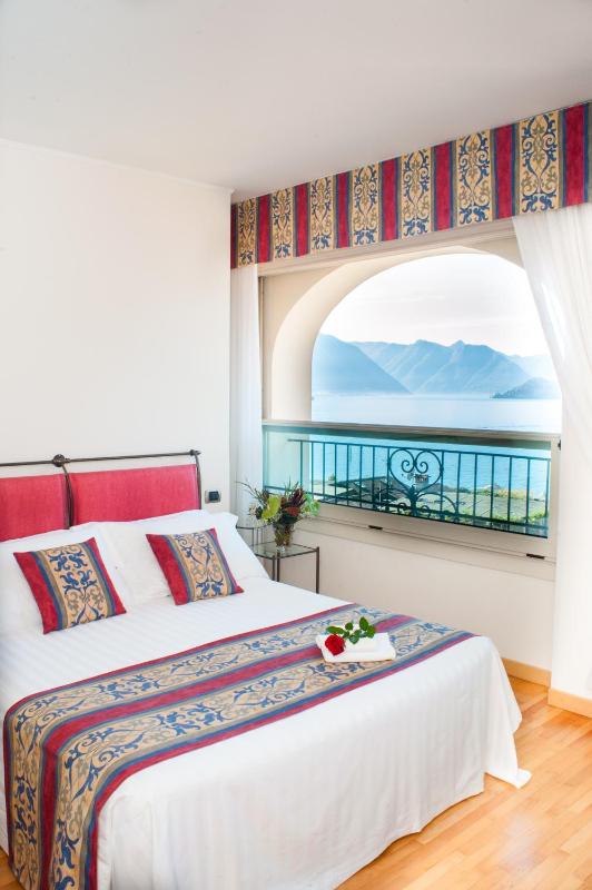 Superior Double Room with Lake View image 4