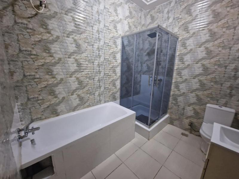 Luxury Lagos House with 4 Bedrooms - image 3