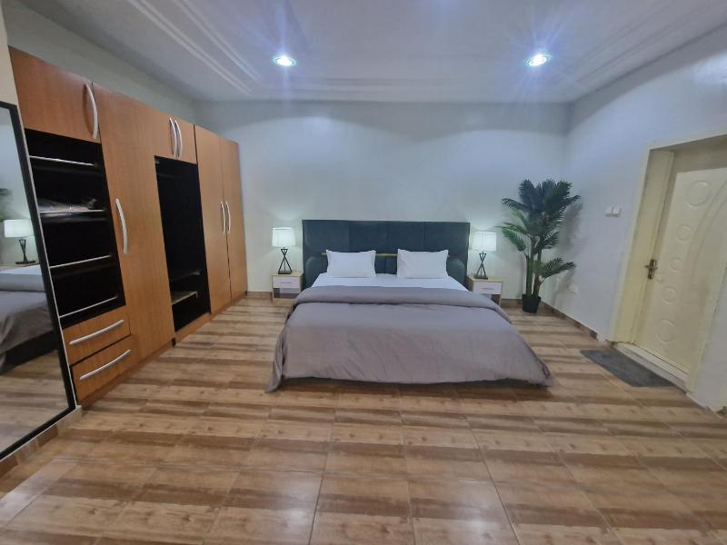 Luxury Lagos House with 4 Bedrooms - image 6