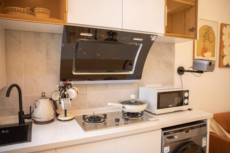 Shanghai Dreams - Hidden Gem on Yongkang Road - Entire Apartment - image 3