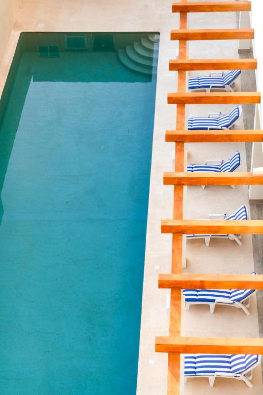 2 BD Suite with Balcony Rooftop Pool Hot Tub Gym #207 - image 27