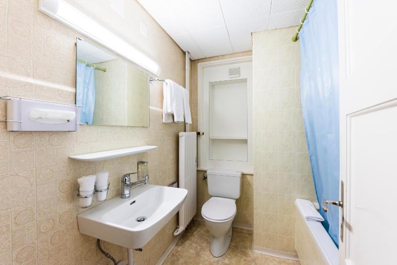 Budget Double Room image 2