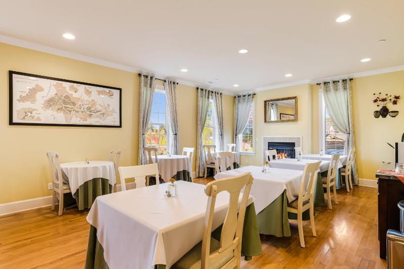 Superior King Room image 4