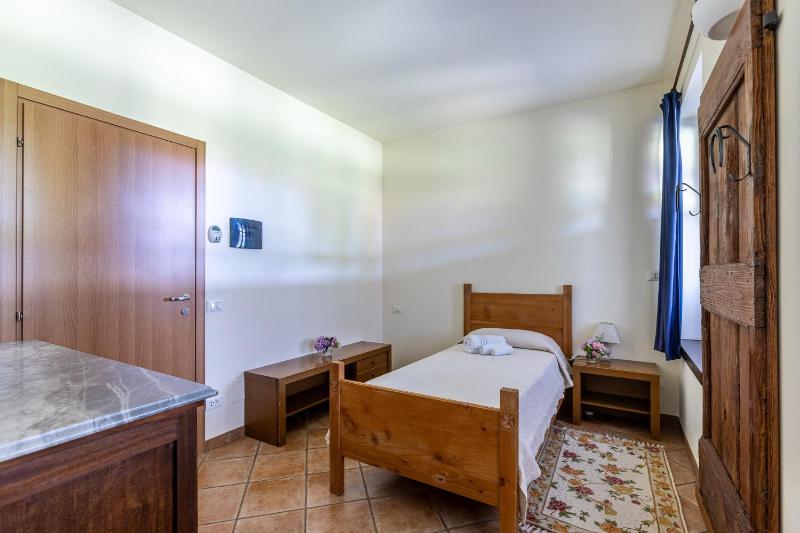 Single Room with Private Bathroom image 3