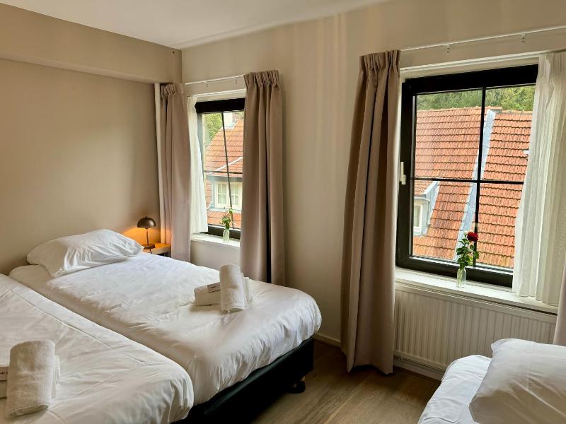 Luxury Triple Room image 3
