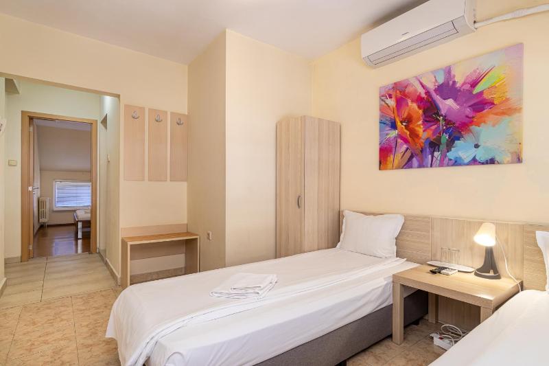 Quadruple Room image 3