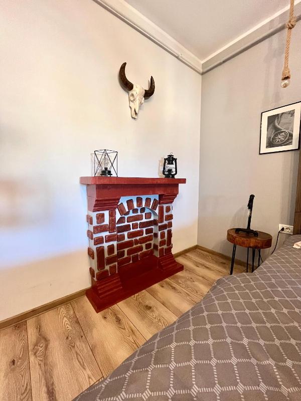 One-Bedroom Apartment image 2