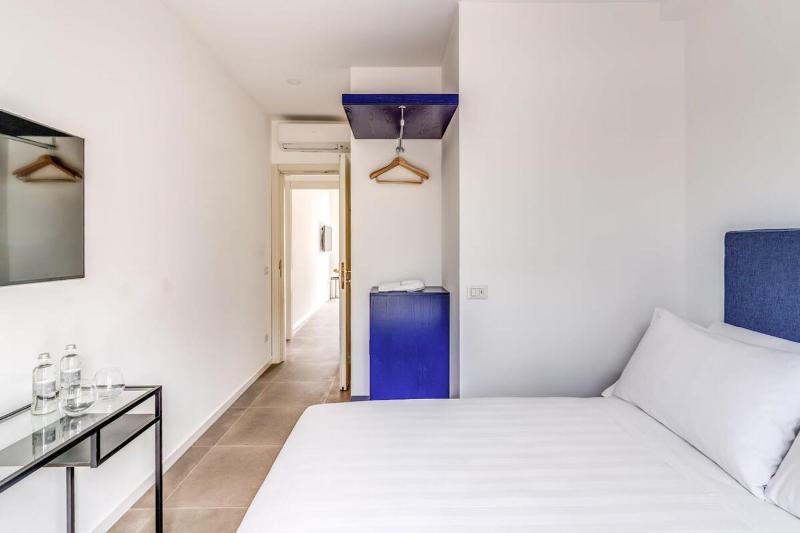 Villa Mediterranea with Heated Pool Walking Distance from Town by Feeling Italy - image 24