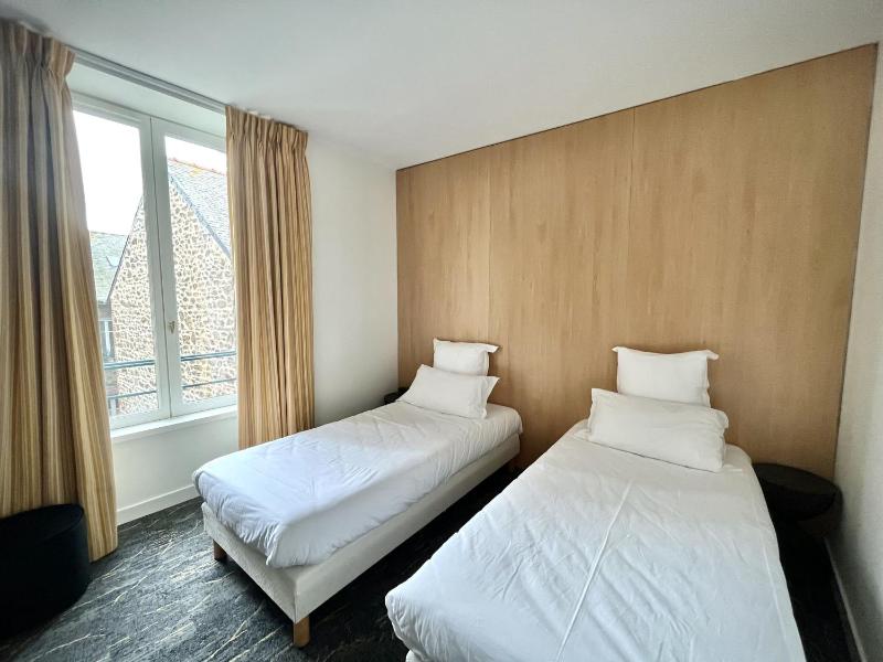 Superior Twin Room image 2