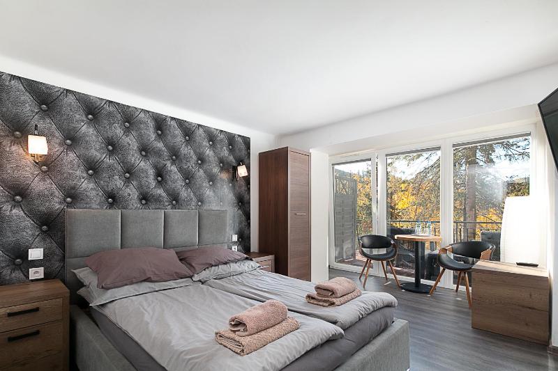 Double Room with Mountain View image 1