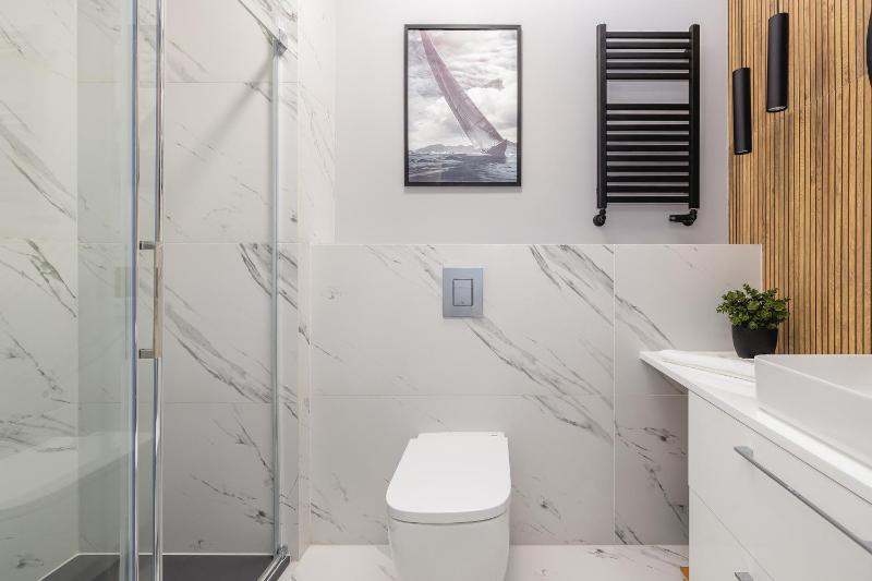 Nadmorski Apartament z Parkingiem by Rent like home - image 17