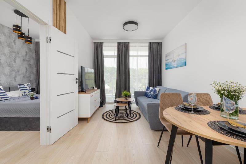 Nadmorski Apartament z Parkingiem by Rent like home - image 25