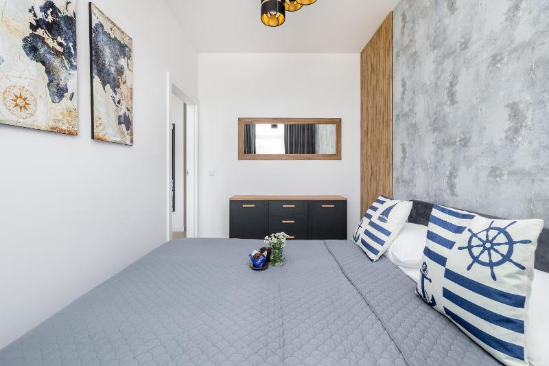 Nadmorski Apartament z Parkingiem by Rent like home - image 37