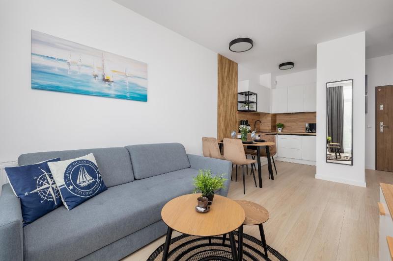 Nadmorski Apartament z Parkingiem by Rent like home - image 22