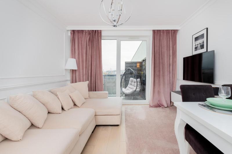 Stylish Two Bedroom Apartment Nasypowa by Noclegi Renters - image 1