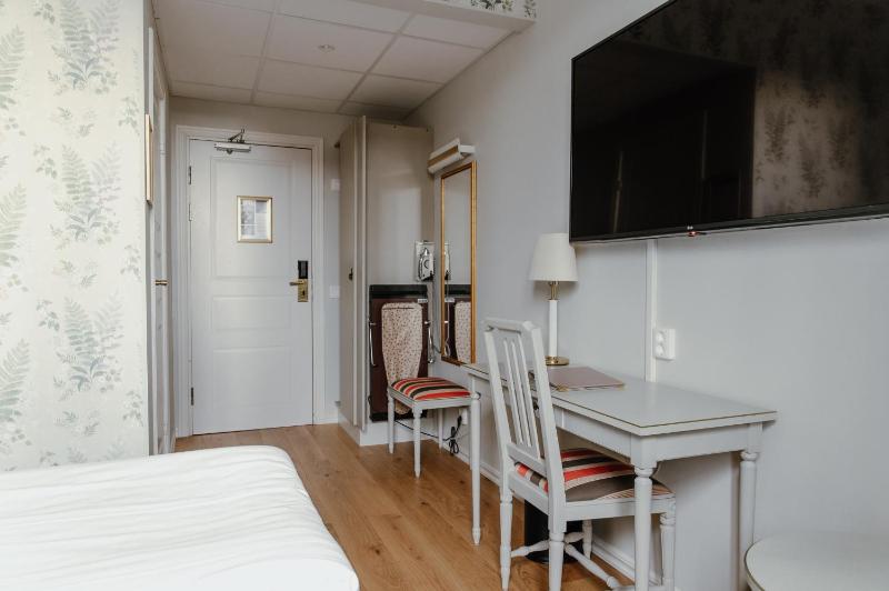 Single Room image 1