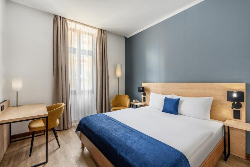 Comfort Double or Twin Room image 1