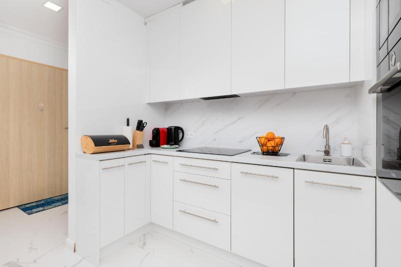 Stylish Two Bedroom Apartment Nasypowa by Noclegi Renters - image 10