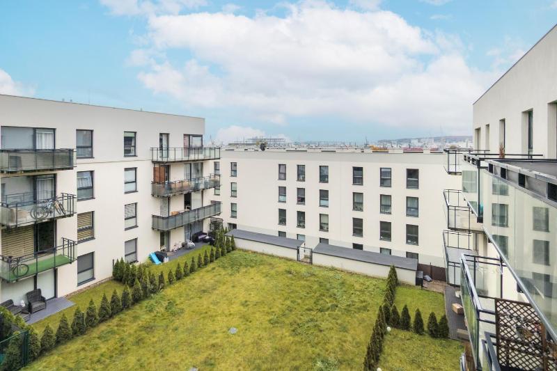 Stylish Two Bedroom Apartment Nasypowa by Noclegi Renters - image 24