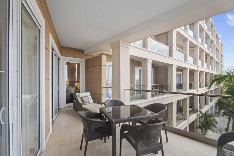 Beach View - Seaside Paradise 2BR condo - LV307 - image 11
