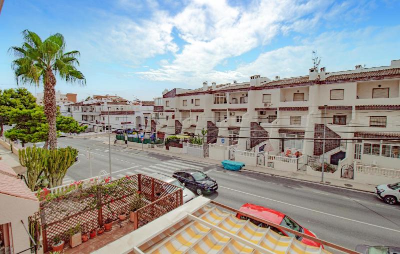 2 Bedroom Amazing Apartment In Torrevieja - image 3
