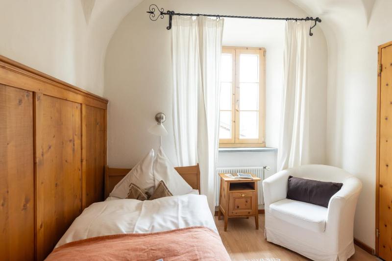 Single Room image 3