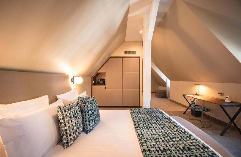Deluxe Room image 4