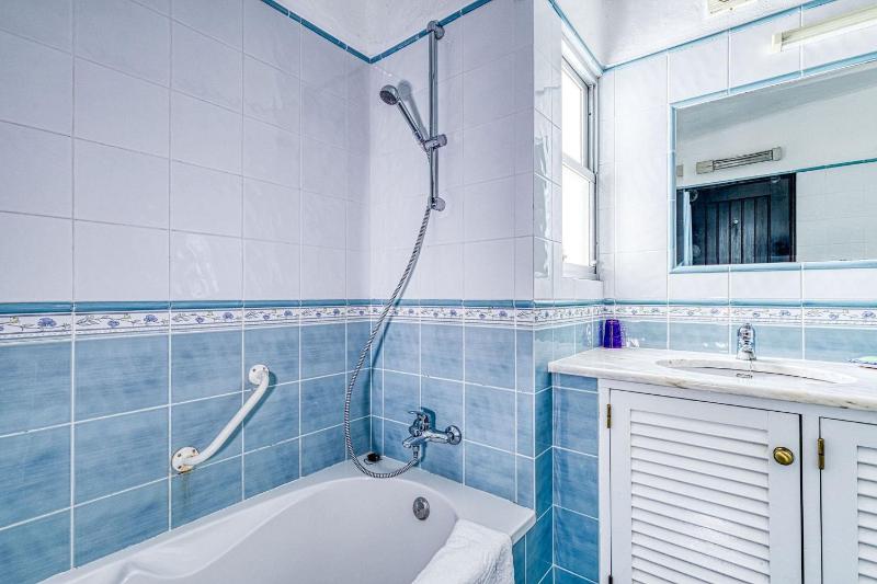 14B Quinta do Paraiso Amazing house located in t - image 14