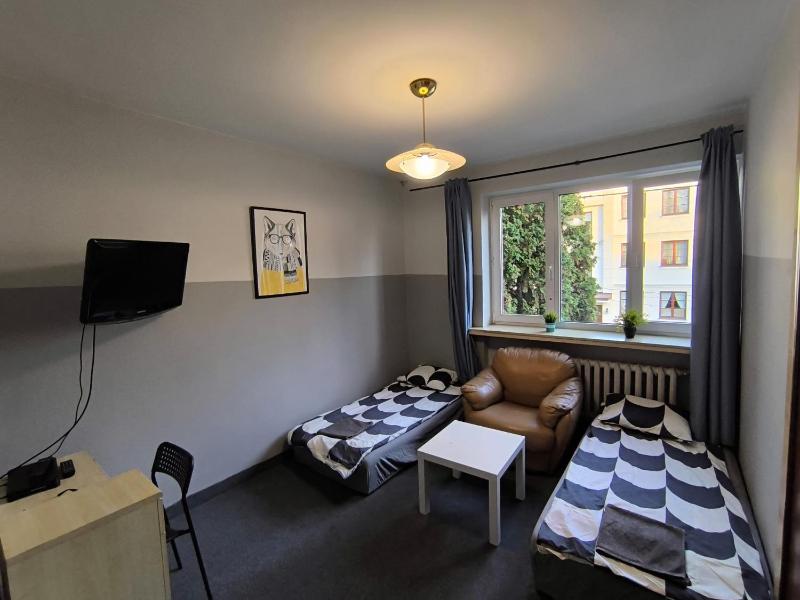 Twin Room with Shared Bathroom image 4