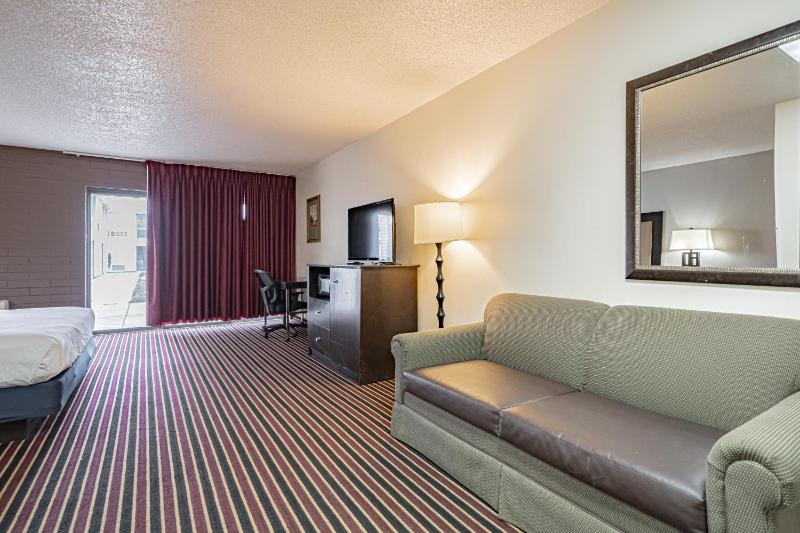 Deluxe King Room - Non-Smoking image 2