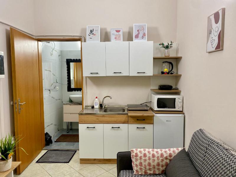Dori's Wilson Studio at Blloku Neighborhood - image 15