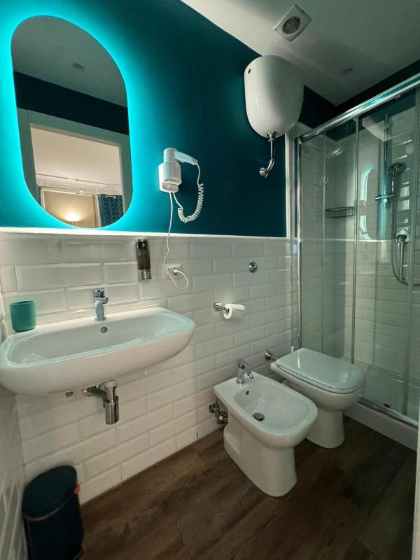 King Room image 2