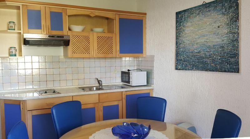 Comfort Two-Bedroom Apartment (2 Adults + 1 Child) image 3