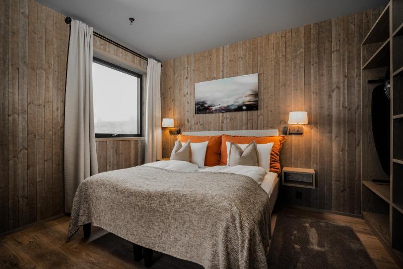 Junior Suite with Mountain View image 3