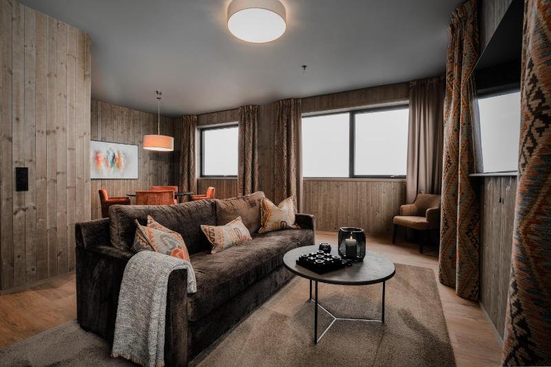 Junior Suite with Mountain View image 1