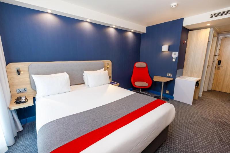 Standard Double Room with Free Hot Breakfast image 3