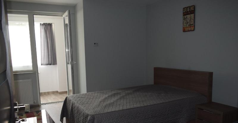 One-Bedroom Apartment - Non-Smoking image 1