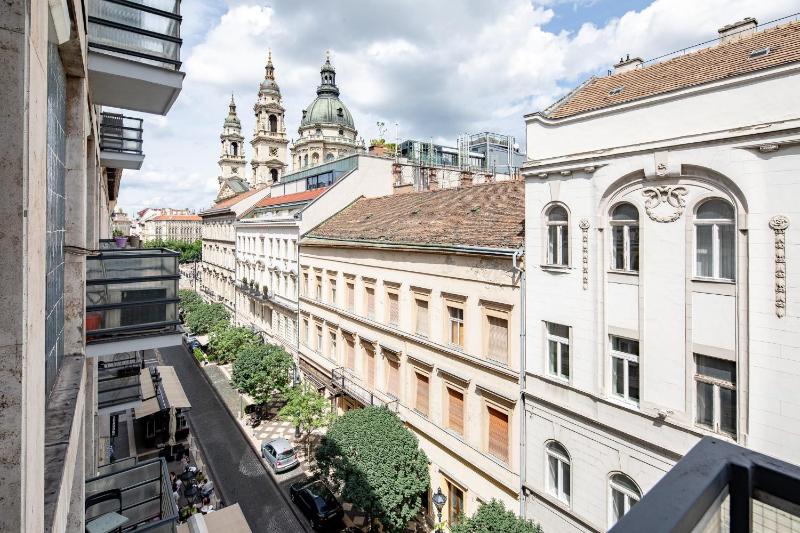 Ultra Central - Balcony - Basilica View - image 10