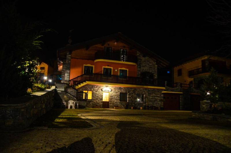 Deluxe Double or Twin Room with Spa Bath image 4