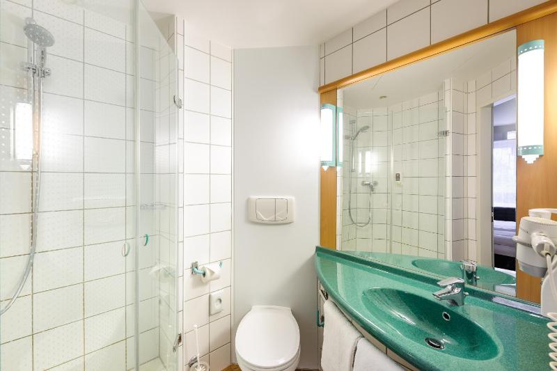 Standard Double Room image 2